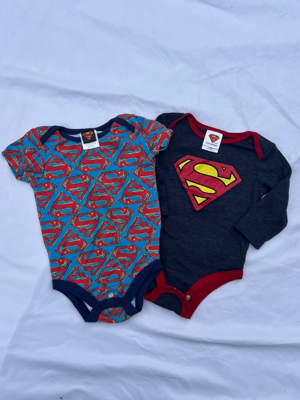 Boys 6-12M Superman DC Onesie‎ Lot of 2 — Short + Long Sleeve — GUC